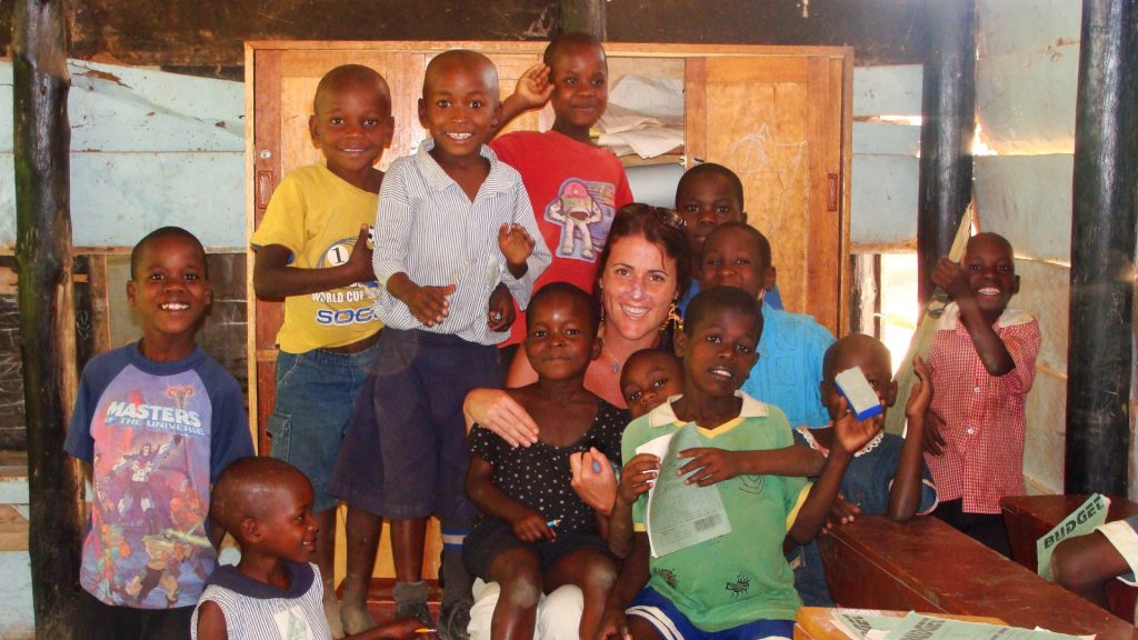 Trabalho voluntário em Uganda - O amor move montanha - África